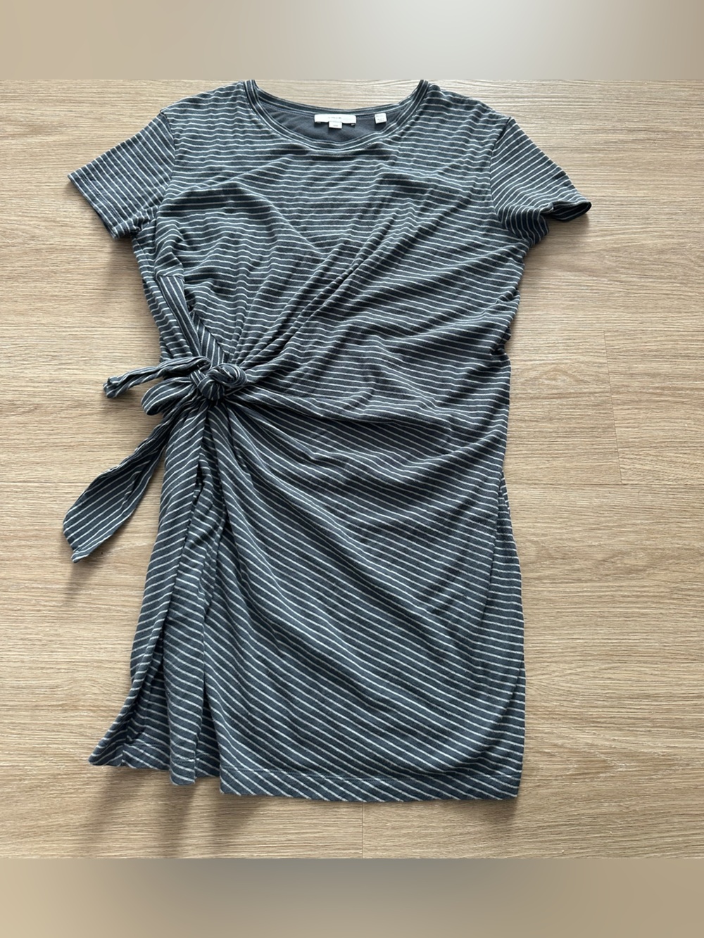 Vince Striped Side-Tie T-Shirt Dress - Gray Size M
